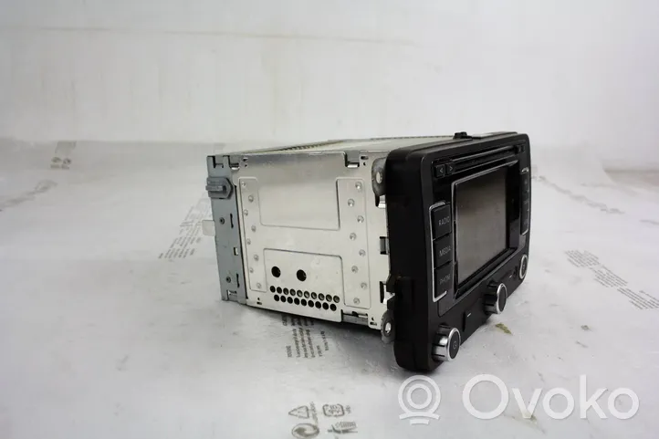 Volkswagen PASSAT B7 Unité principale radio / CD / DVD / GPS 3C0035279C