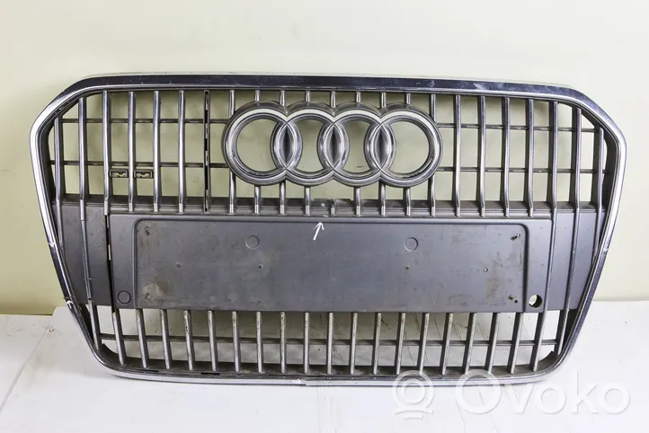 Audi A6 C7 Grotelės viršutinės 4g0853651d