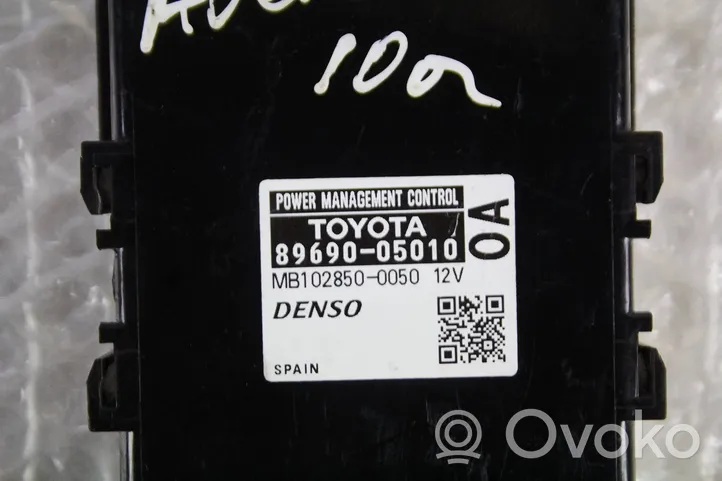 Toyota Avensis T270 Unité de commande, module ECU de moteur 8969005010