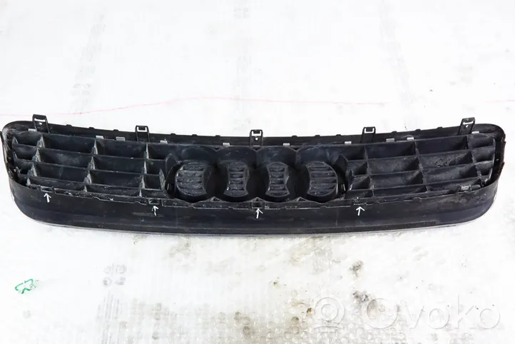 Audi A3 S3 8L Grille calandre supérieure de pare-chocs avant 8l0853651a