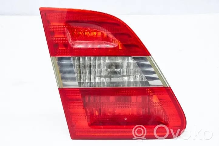 Mercedes-Benz A W169 Lampy tylnej klapy bagażnika a1698201564