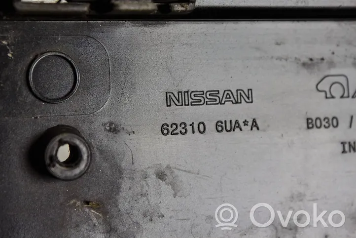 Nissan Qashqai J12 Griglia superiore del radiatore paraurti anteriore 623106ua