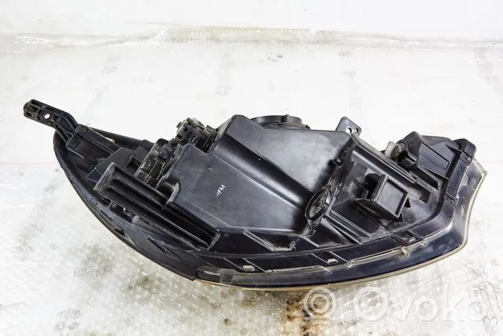 KIA Rio Lampa przednia 921011wxxx