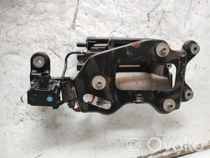 BMW X5 F15 Compresseur / pompe à suspension pneumatique 6868998