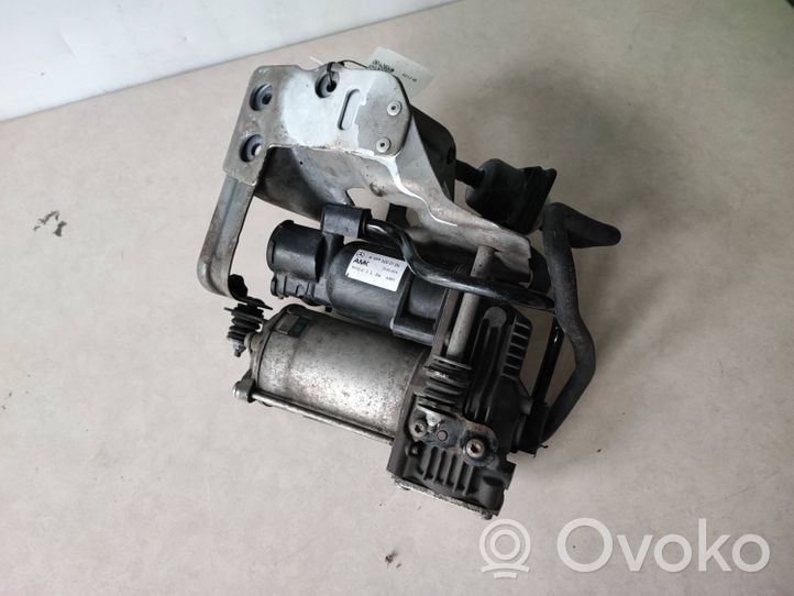 Mercedes-Benz S W222 Ilmajousituksen kompressoripumppu A0993200104