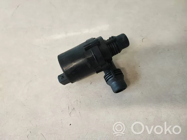 BMW X5 E70 Pompe à eau de liquide de refroidissement 9197085