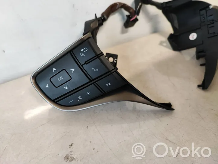 Lexus UX Ohjauspyörän painikkeet/kytkimet 7860K97