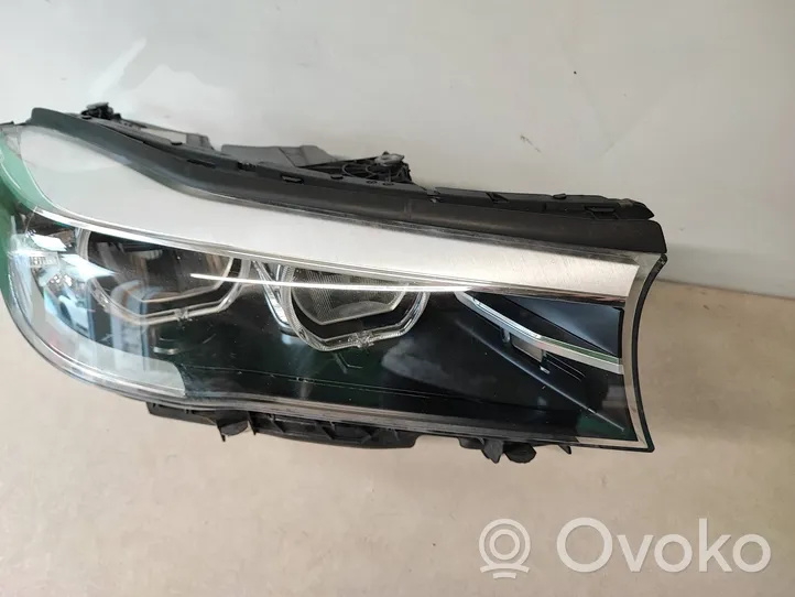 BMW 7 G11 G12 Lampa przednia 7408718