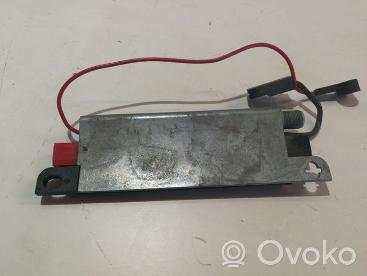 Audi A4 S4 B5 8D Aerial antenna amplifier 8D5035225