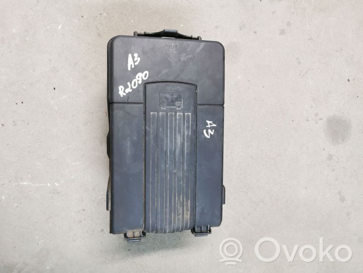 Audi A3 S3 A3 Sportback 8P Battery box tray 1K0915443C