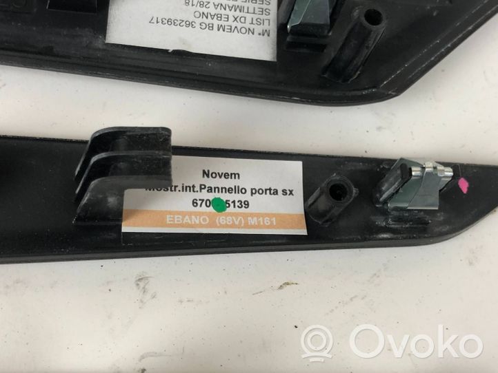 Maserati Levante Türverkleidung komplett 670015136