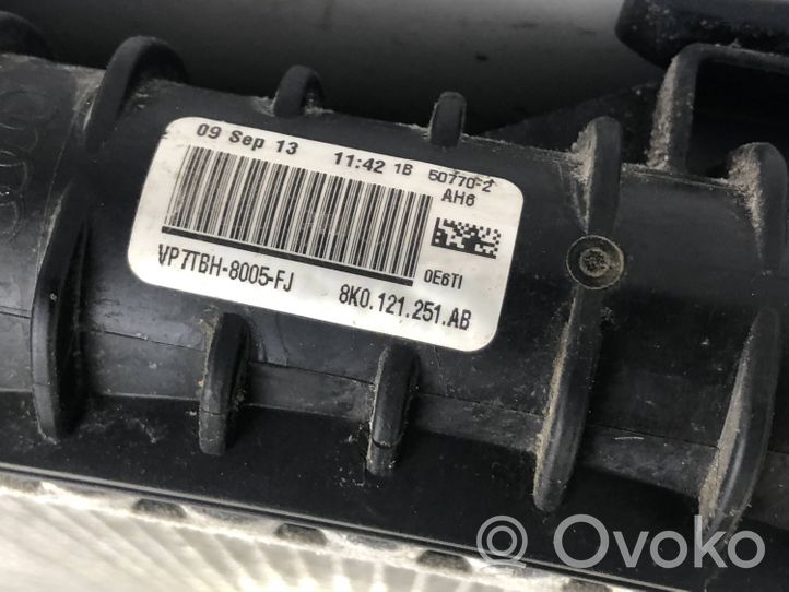 Audi RS5 Dzesēšanas šķidruma radiators 8K0121251AB