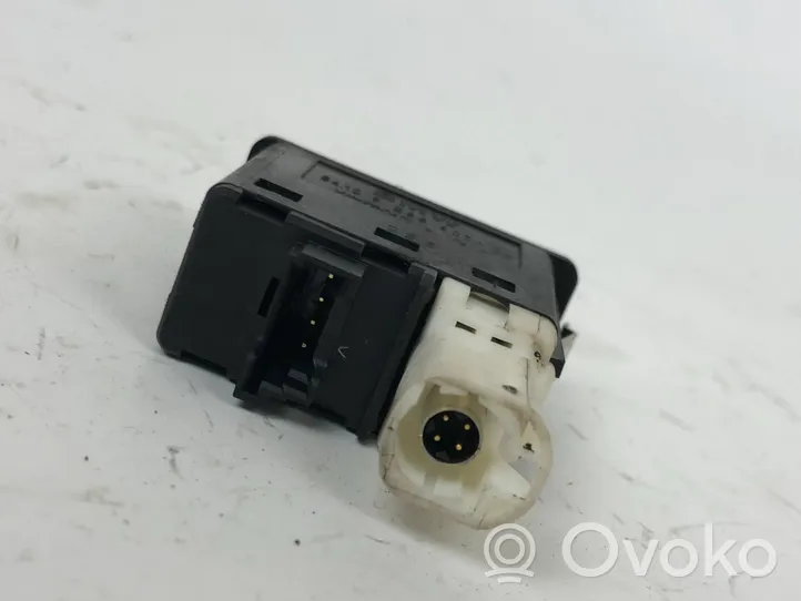 BMW X3 F25 Connettore plug in USB 9266607