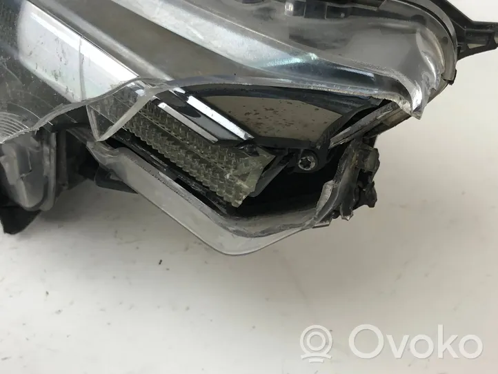 Maserati Levante Lampa przednia 670034639