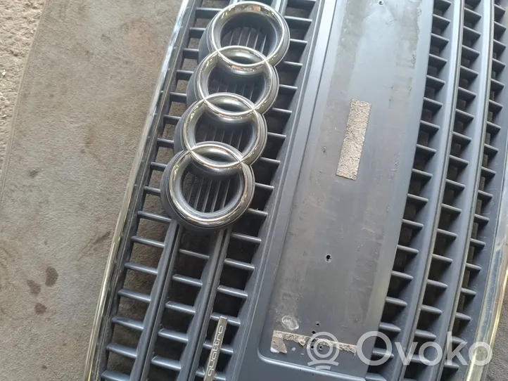 Audi Q7 4L Grille calandre supérieure de pare-chocs avant 4L0853651