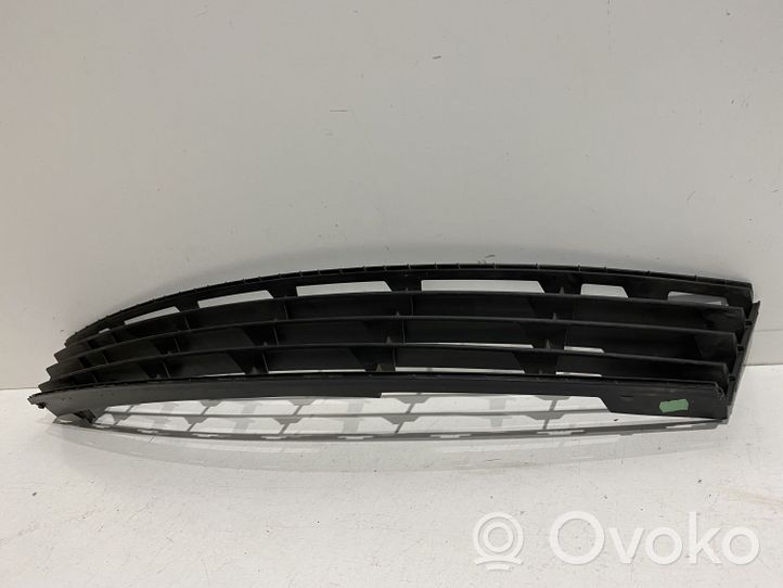 Renault Clio III Grille inférieure de pare-chocs avant 1859429S16