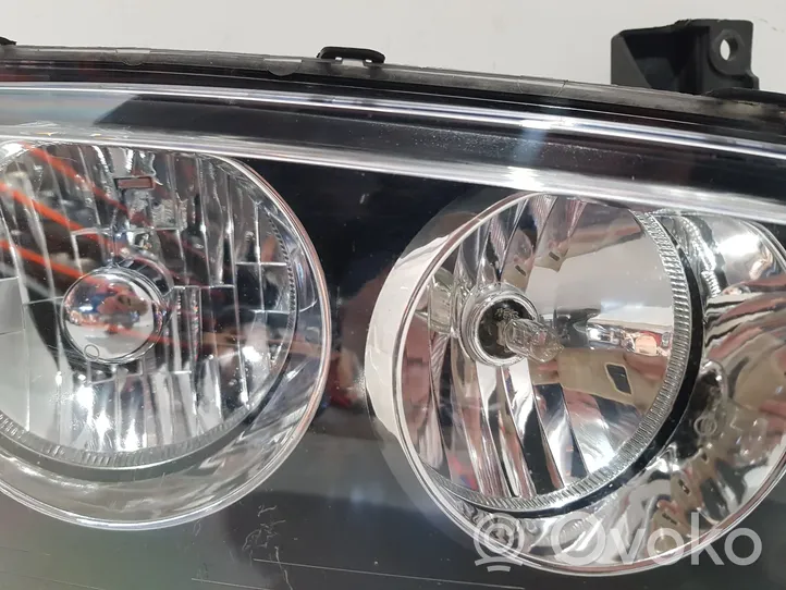 Dodge Charger Lampa przednia 04806164