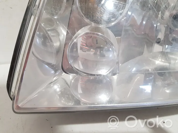 Volkswagen Bora Lampa przednia 1J5941015BE