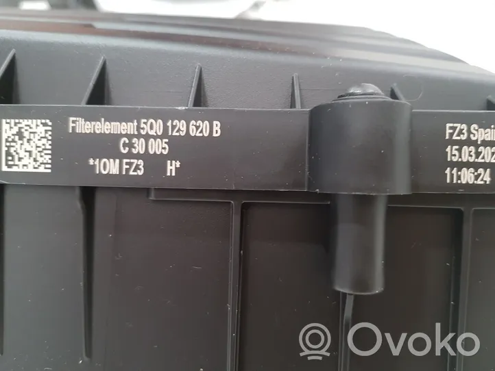 Skoda Octavia Mk3 (5E) Obudowa filtra powietrza 5Q0129607AA