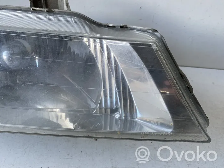 Honda Odyssey Lampa przednia 