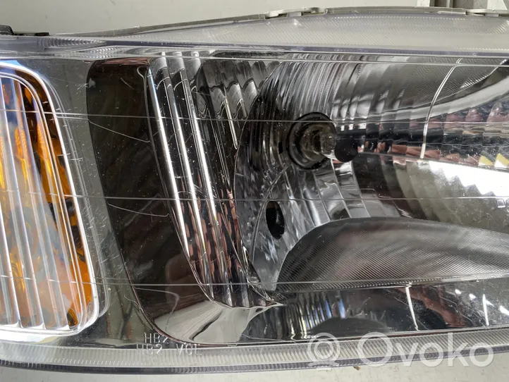 Honda Odyssey Lampa przednia 