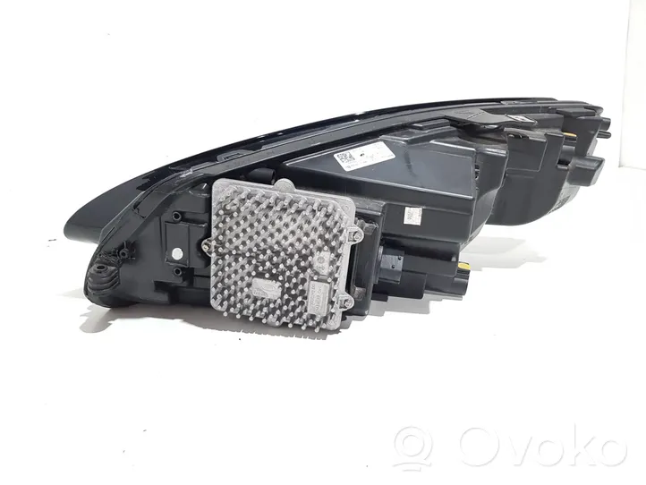 Jaguar E-Pace Lampa przednia M9C313W029BB