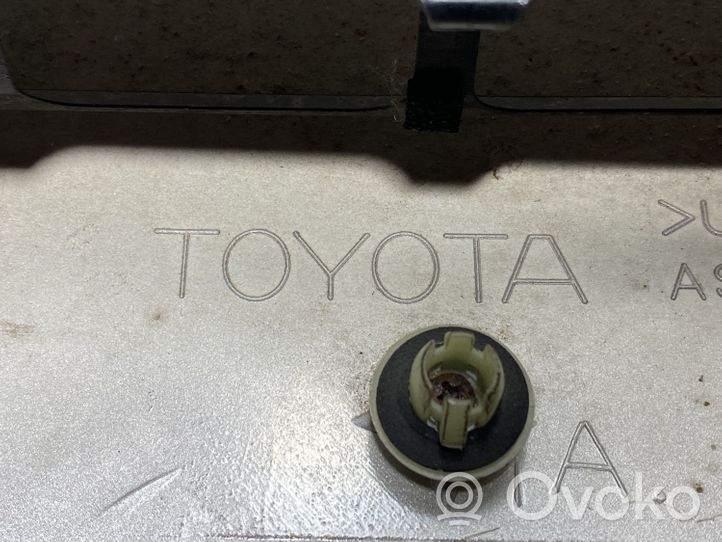 Toyota Celica T230 Déflecteur de capot 7618020040