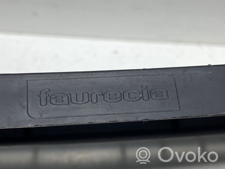 Renault Kangoo II Etupuskurin alempi jäähdytinsäleikkö 8200616137