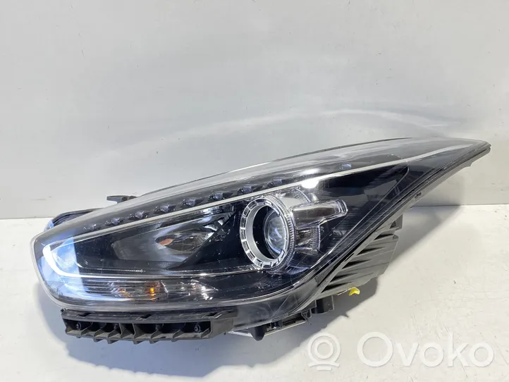 Hyundai i40 Lampa przednia 921013ZXXX