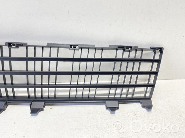 Renault Clio III Grille inférieure de pare-chocs avant 7701072018