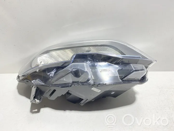 Peugeot Traveller Lampa przednia 9808572580