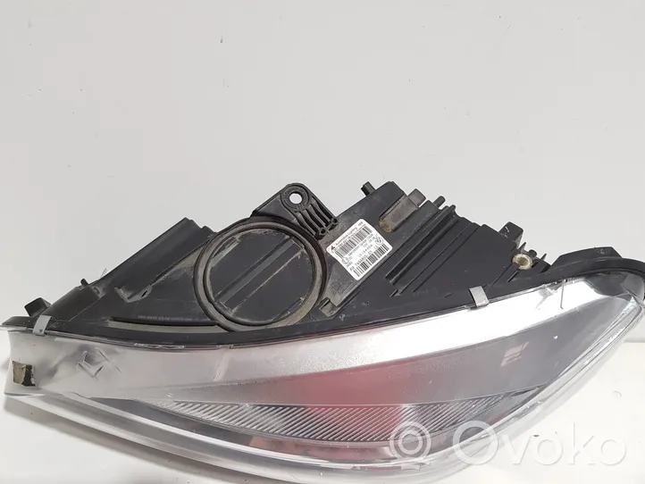 BMW 2 F46 Lampa przednia 749485501