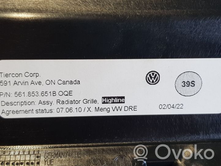 Volkswagen PASSAT B8 USA Etupuskurin ylempi jäähdytinsäleikkö 561853651B