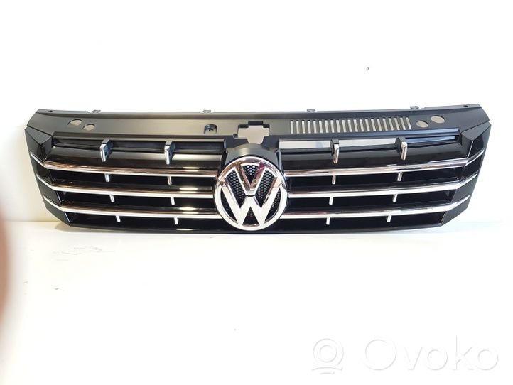 Volkswagen PASSAT B8 USA Grille calandre supérieure de pare-chocs avant 561853651B