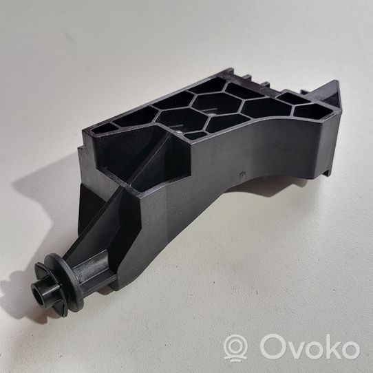 Volvo XC40 Staffa del pannello di supporto del radiatore 31686406