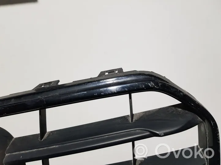 Audi A5 8T 8F Maskownica / Grill / Atrapa górna chłodnicy 8T0853651G