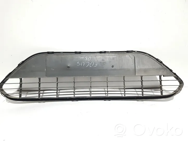 Ford Focus Front bumper lower grill 8M5117B968