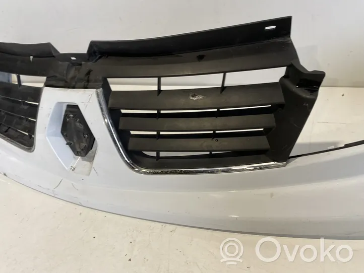 Renault Trafic II (X83) Grille calandre supérieure de pare-chocs avant 623100251R