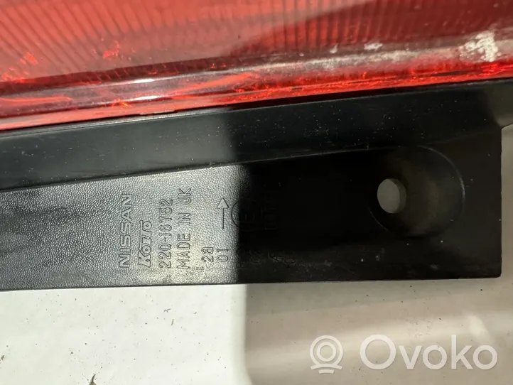 Nissan Note (E11) Lampa przednia 72016752