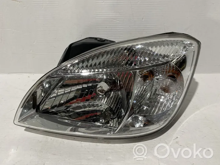 KIA Rio Lampa przednia 921011G0L