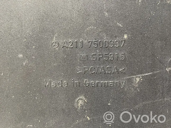 Mercedes-Benz E W211 Éclairage de plaque d'immatriculation A2117500337