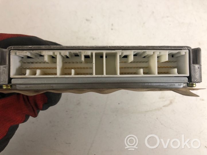 Toyota Corolla E120 E130 Sterownik / Moduł ECU 8966113230