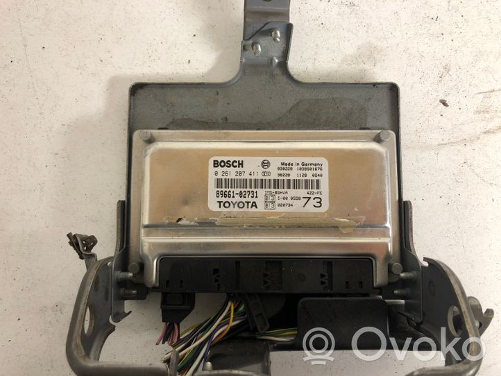 Toyota Corolla E120 E130 Sterownik / Moduł ECU 0261207411