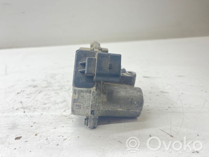 Audi A4 S4 B7 8E 8H Attuatore/motore della valvola del collettore di aspirazione 96551487