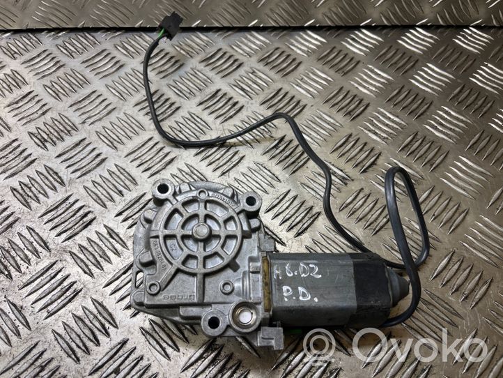 Audi A8 S8 D2 4D Moteur de lève-vitre de porte avant 0531826101