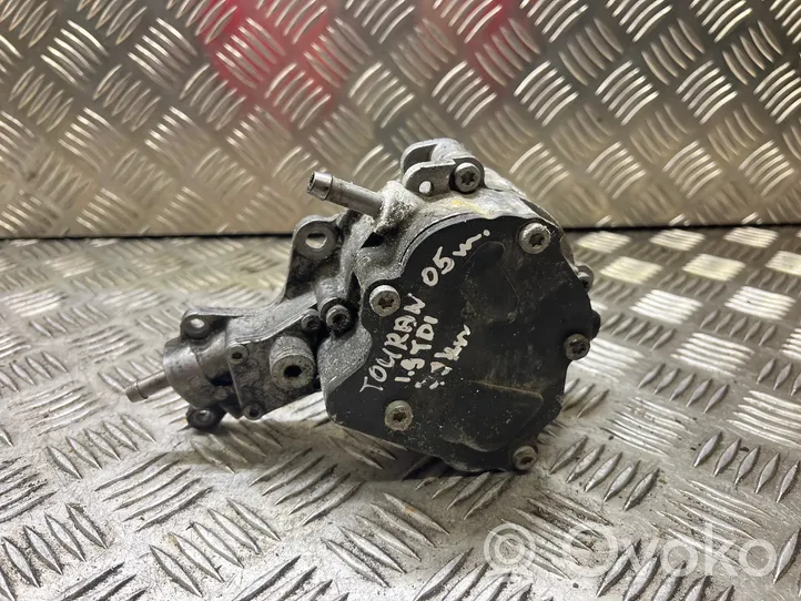 Volkswagen Touran I Vacuum pump 