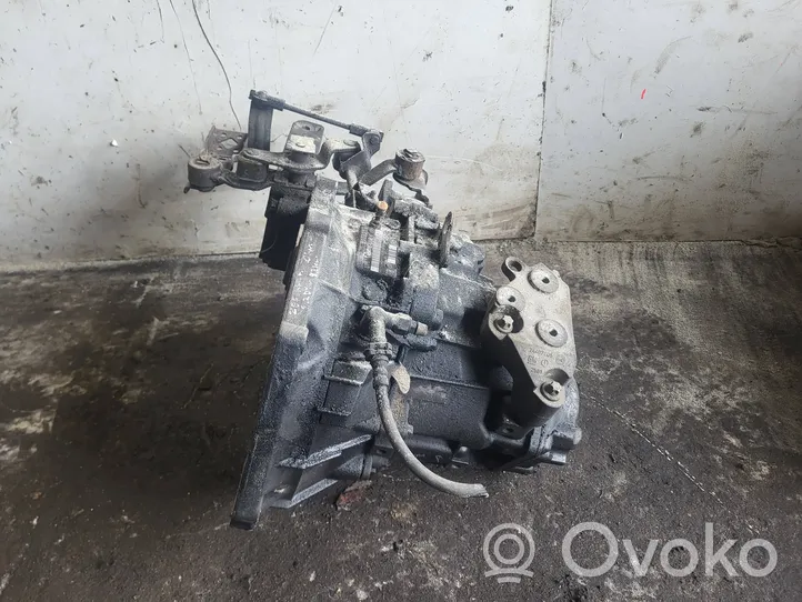 Opel Zafira A Manual 5 speed gearbox 13104951