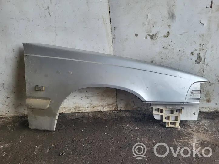 Volvo S70  V70  V70 XC Błotnik przedni 