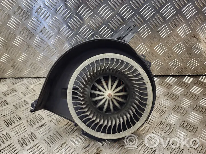 Volkswagen Polo IV 9N3 Ventola riscaldamento/ventilatore abitacolo 6Q1819015G