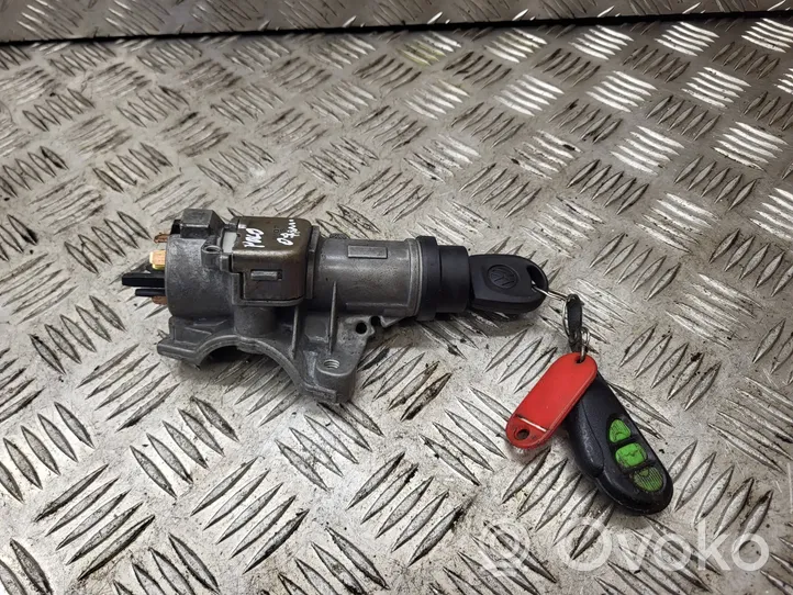 Volkswagen Polo IV 9N3 Ignition lock 4B0905851